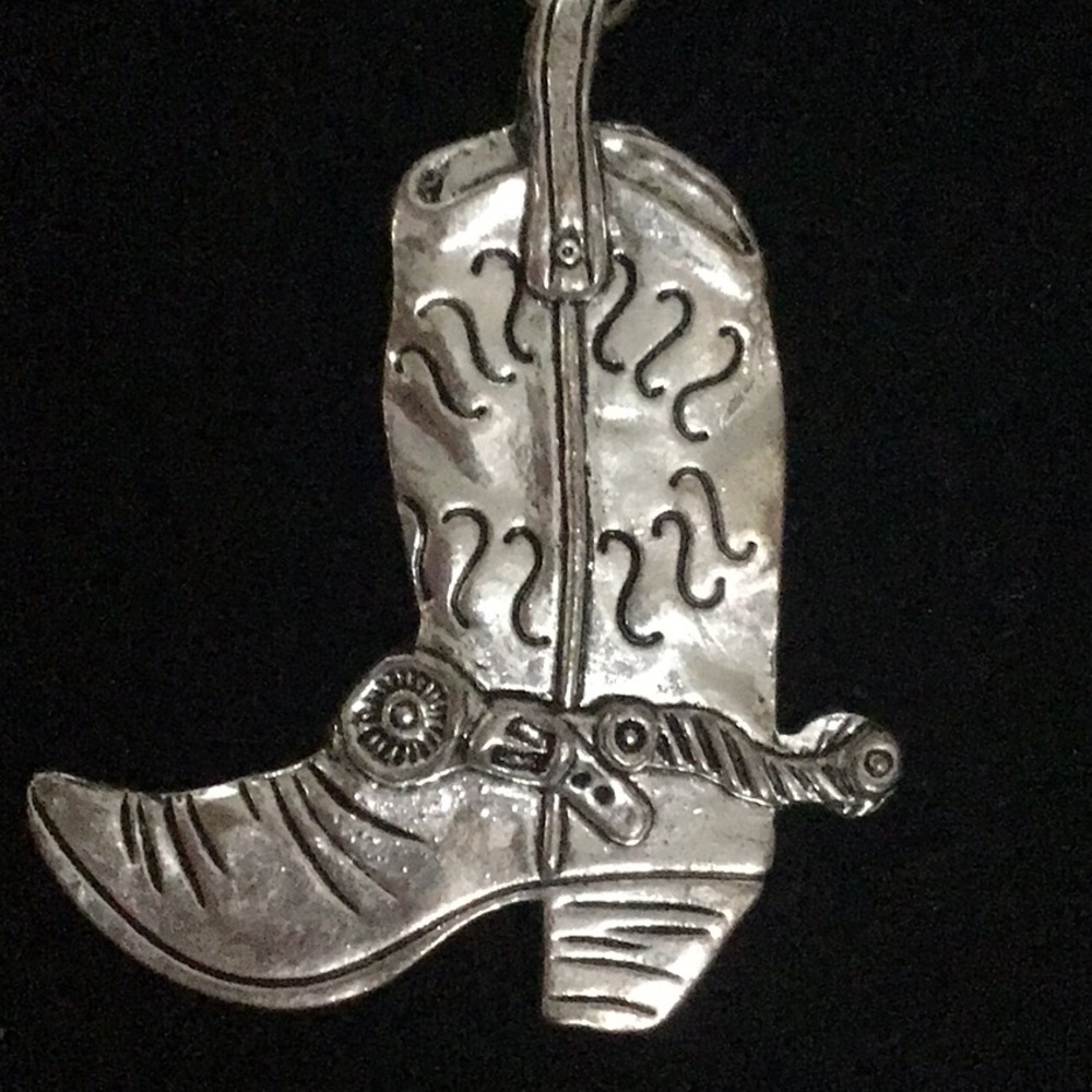 NEW 316 stainless steel rope chain plus metal boot pendant. Chain is 24” approx. - Picture 2 of 4